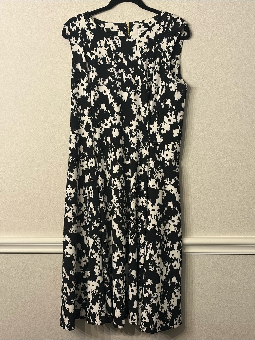 Calvin Klein Black and White Floral-Print Midi Dress